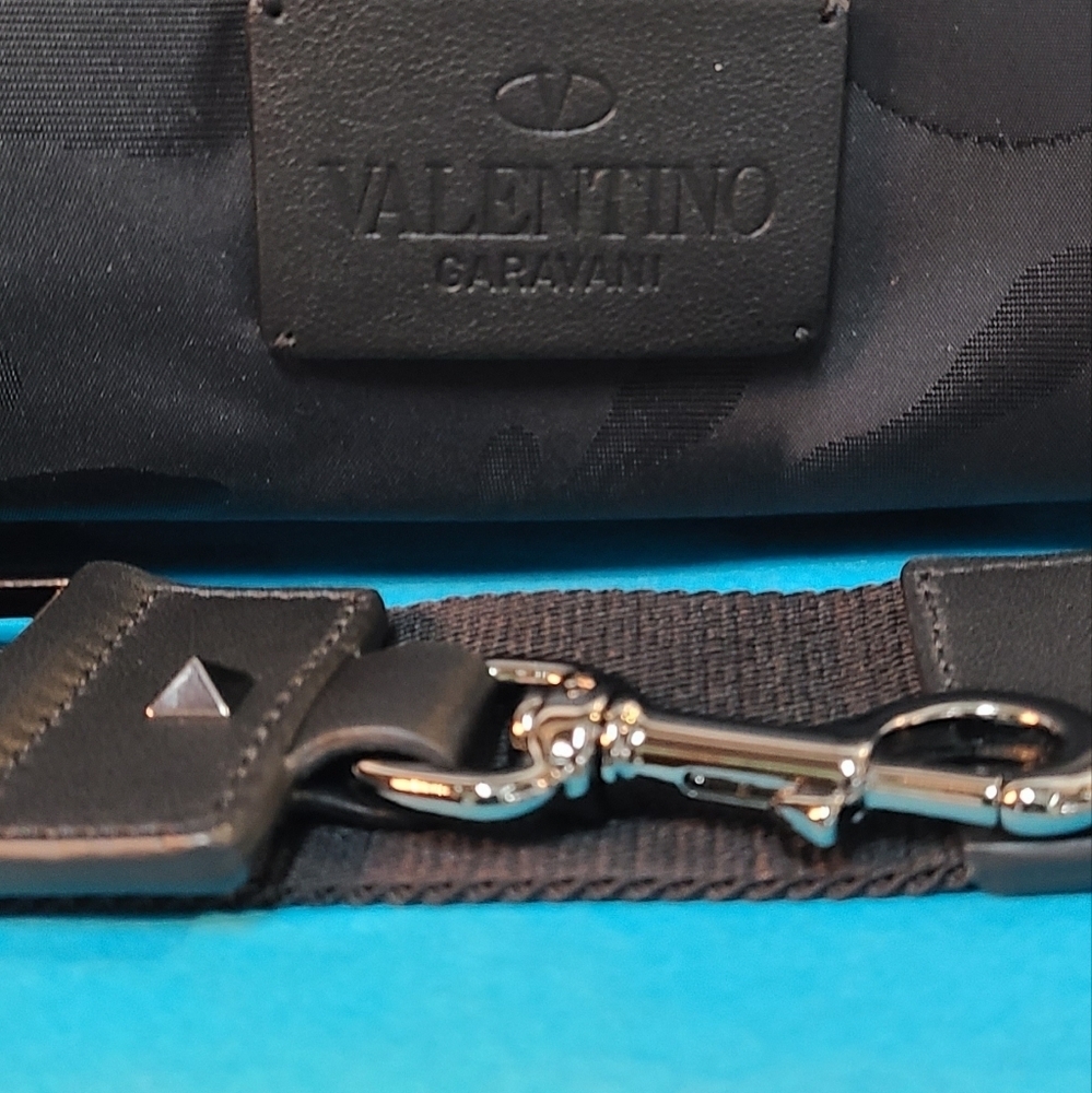 Valentino Garavani 2Way Rockstud Camo Tote Bag - Picture 9 of 14